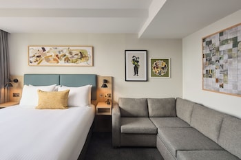 Premium Room, 1 King Bed with Sofa bed