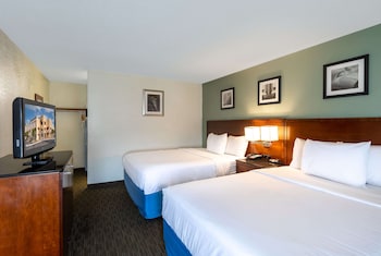 Room, 2 Queen Beds, Non Smoking (Third Floor)