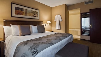 Suite, 1 King Bed, Non Smoking, Jetted Tub (Separate Living Room)