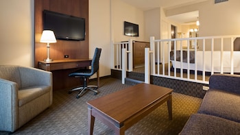 Suite, 1 Queen Bed, Non Smoking, Patio (Atrium View;with Sofabed)