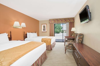 Standard Room, 2 Queen Beds, Smoking