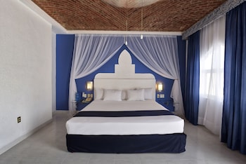 Honeymoon Suite with Jacuzzi