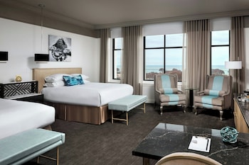 Room, 2 Queen Beds, Lake View