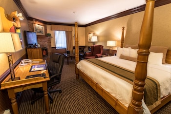 Standard Room, 1 King Bed, Non Smoking, Fireplace