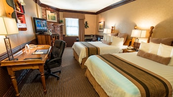 Standard Room, 2 Queen Beds, Non Smoking, Fireplace