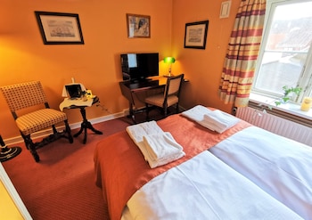 Standard Double Room (Bed 140cm wide)
