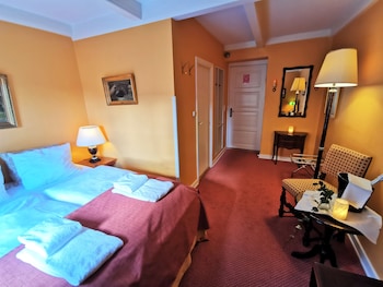 Standard Double Room (Bed 140cm wide)