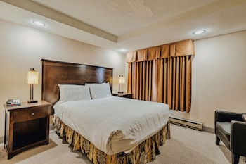 Family Suite, 2 Queen Beds, Non Smoking, Balcony