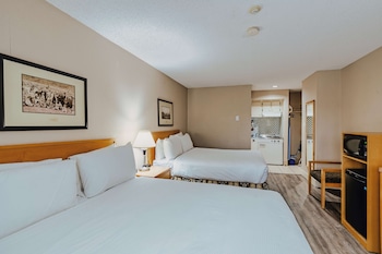 Suite, 2 Queen Beds, Non Smoking, Balcony