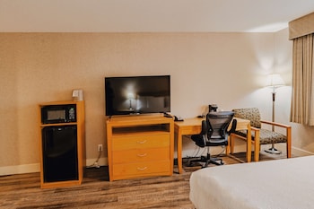 Suite, 1 King Bed, Non Smoking, Jetted Tub