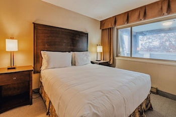 Family Suite, 2 Queen Beds, Non Smoking, Balcony