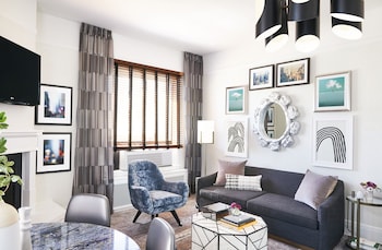 Suite (The Gallery)