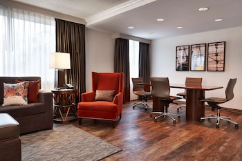 Suite, 1 King Bed, Accessible, Non Smoking