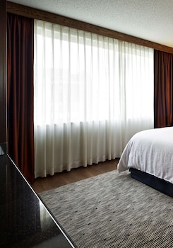 Suite, 1 King Bed, Non Smoking (Custom)