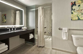 Suite, 2 Double Beds, Accessible, Bathtub (Mobility & Hearing)