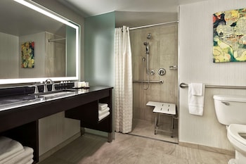 Suite, 1 King Bed, Accessible, Non Smoking (Mobility & Hearing, Roll-in Shower)