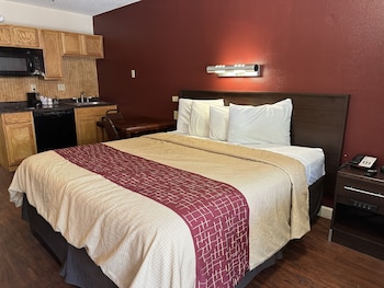 Superior Room, 1 King Bed, Non Smoking, Kitchenette