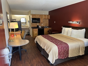 Superior Room, 1 King Bed, Non Smoking, Kitchenette