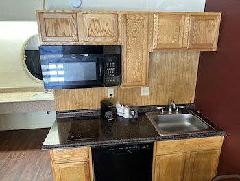 Superior Room, 1 King Bed, Non Smoking, Kitchenette