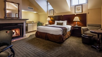 Standard Room, 1 King Bed, Balcony, Ocean View