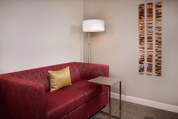 Room, 1 King Bed, Refrigerator & Microwave