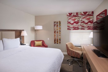 Room, 1 King Bed, Refrigerator