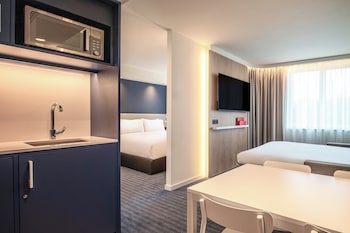 Suite, 1 Queen Bed with Sofa bed, Kitchenette