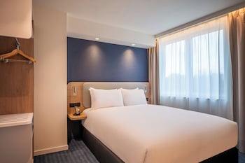 Standard Room, 1 Queen Bed with Sofa bed
