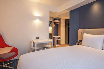Suite, 1 Queen Bed with Sofa bed, Kitchenette