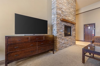 Suite, 1 King Bed, Non Smoking, Fireplace