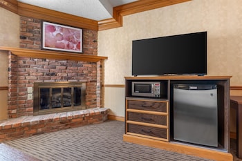 Standard Room, 1 King Bed, Non Smoking, Fireplace