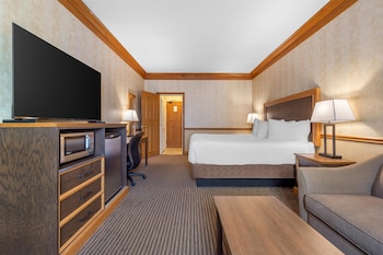 Standard Room, 1 King Bed, Non Smoking, Fireplace