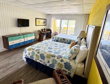 Standard Room, 2 Queen Beds, Garden View