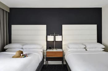 Room, 2 Double Beds, Accessible, Balcony (Mobility & Hearing, Bathtub)