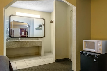 Standard Room, 1 King Bed, Non Smoking