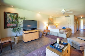 Studio, Partial Ocean View (Unit G109)