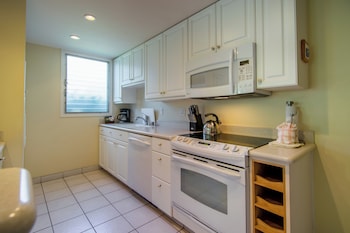 Condo, 2 Bedrooms, Garden View