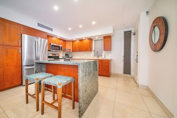 Condo, 1 Bedroom, Partial Ocean View (Unit H206 ,1Bath)