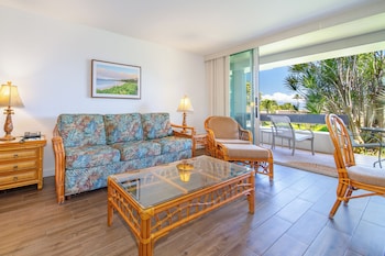 Studio, Garden View (Unit G104)
