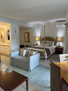 Luxury Suite, 1 Queen Bed, Sea Facing
