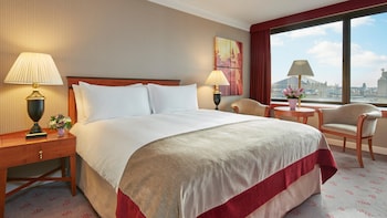 Premium Room, 1 Queen Bed, River View (Top Floor)