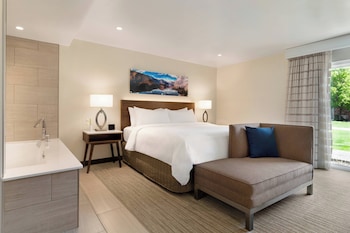 Junior Suite, 1 King Bed with Sofa bed