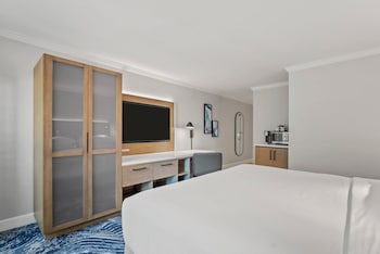 Standard Room, 1 King Bed
