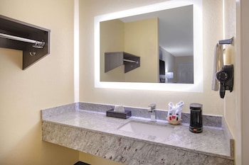 Room, 1 King Bed, Accessible, Non Smoking (Mobility, Roll-In-Shower)