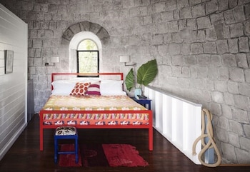 Honeymoon Suite (Sugar Mill)