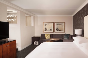 Suite, 1 King Bed with Sofa bed