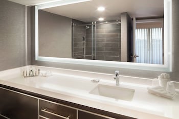 Suite, 1 Bedroom, Balcony