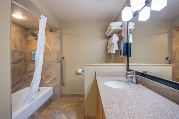 Standard Room, 1 King Bed, Accessible, Bathtub