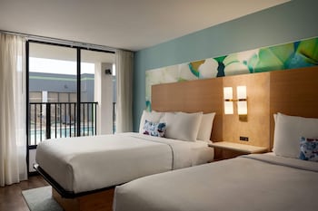 Room, 2 Queen Beds, Non Smoking, Pool View