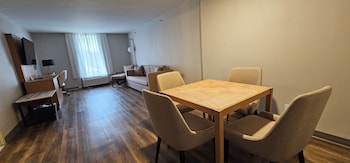 Executive Suite, 1 King Bed, Non Smoking